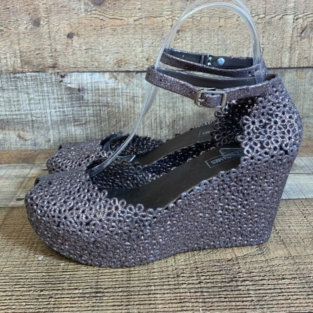 Victoria Adames Tuscany Pumps Womens Size 37 6 Silver Red Glitter Platform Wedge